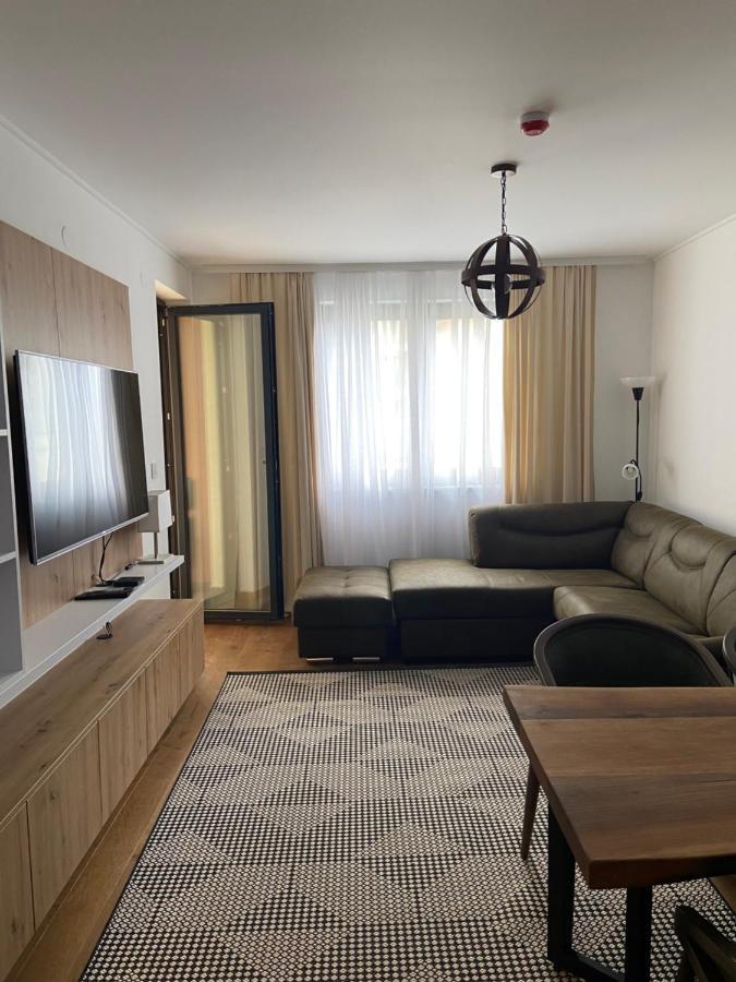 102 I 103 Apartment *